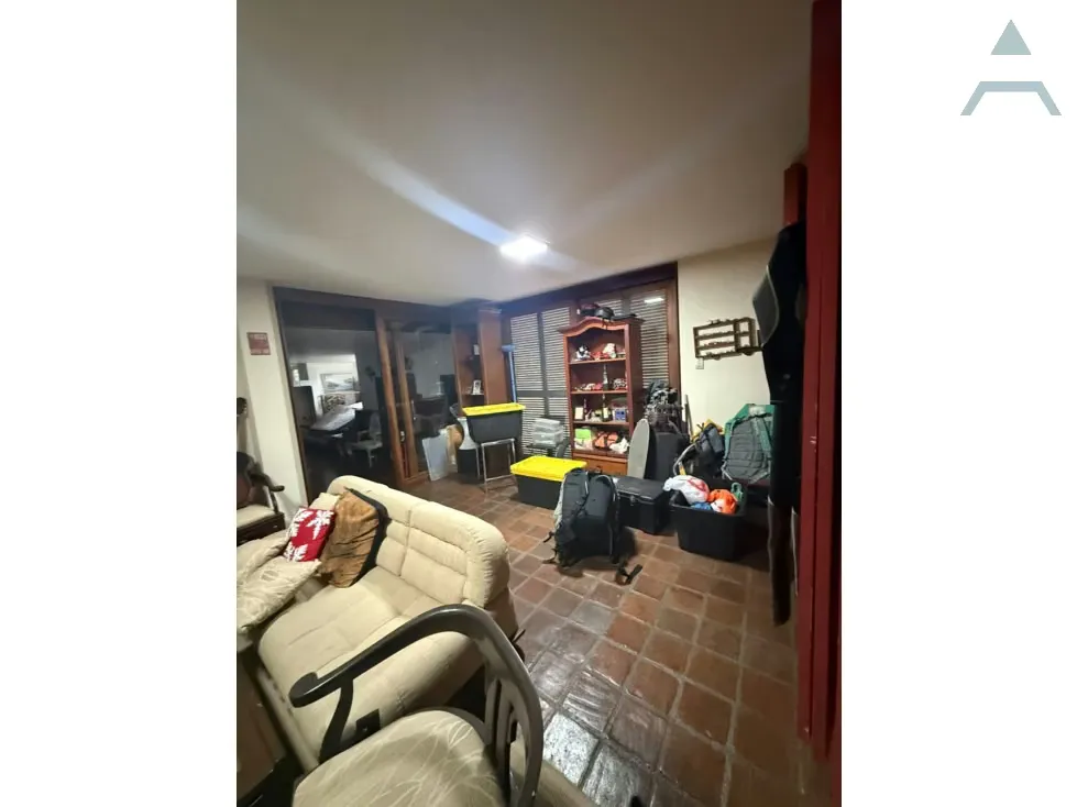 Se vende/alquila Casa 2.149m² 4h+2s/5b/30p La Lagunita - 8