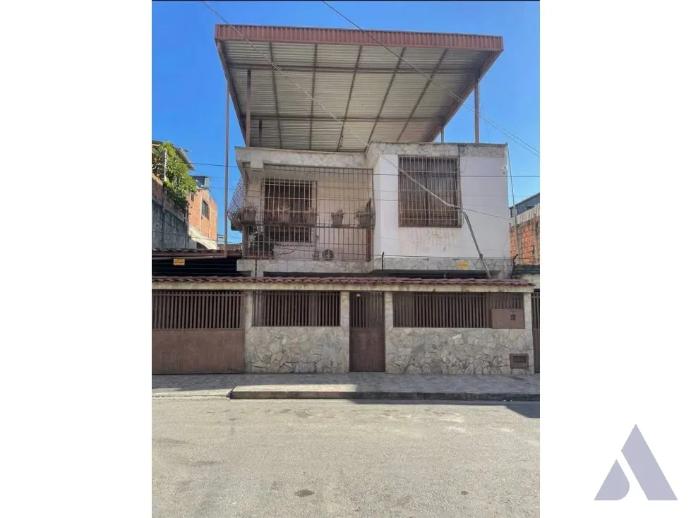 Vendo casa 157m2 Calle Anzoategui, Guatire 8012 - 2