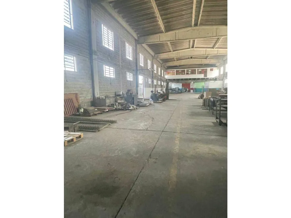 En venta galpón industrial 2.300m2 El Marqués Guatire 7531