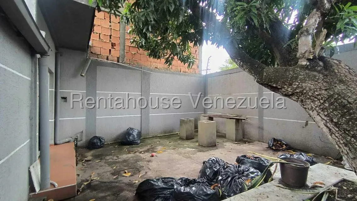 Local Comercial en Alquiler en Nueva Segovia, Lara - 33