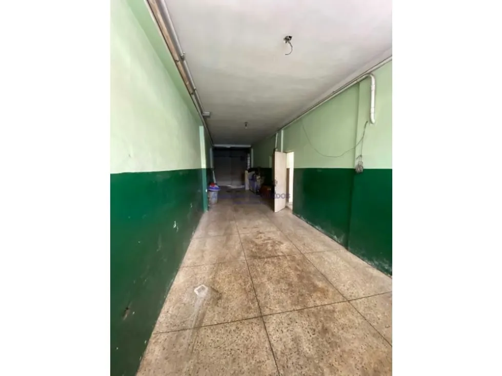 Alquilo/Vendo edificio 1.054m2 Catia 8383 - 2