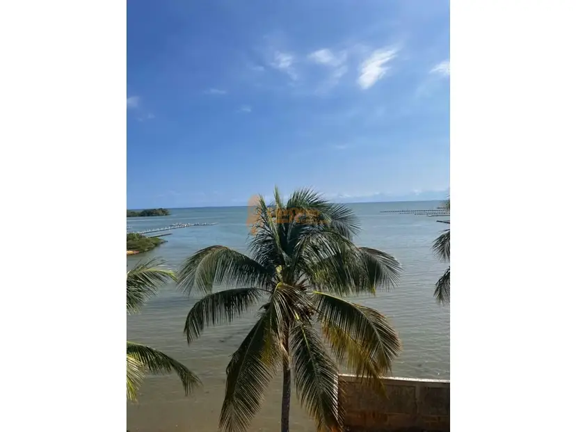Exclusiva propiedad con salida al mar (vivienda / posada) TCL