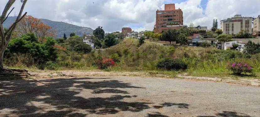 CD. Terreno Residencial en la Urb Lomas de la Trinidad.