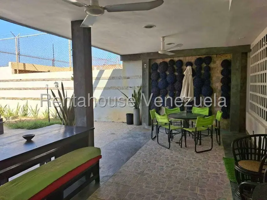 Townhouse (1 Nivel) en Venta en Lago Mar Beach, Zulia - 12