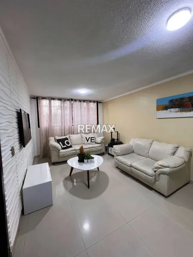 SE VENDE APARTAMENTO MODERNO EN RESIDENCIAS LAS PALMERAS SECTOR LAS PALMERAS LECHERÍA VENEZUELA - 6