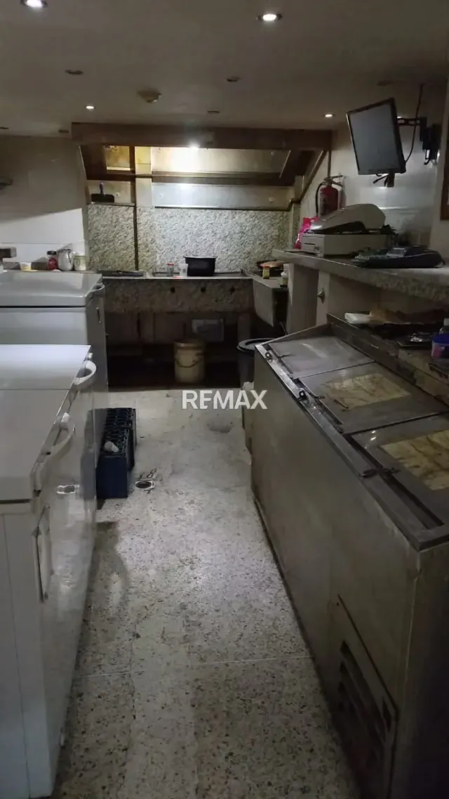 Gran Oportunidad triple A de Inversión! Local Comercial de 2 niveles 180 m² a Pie de Calle en La Candelaria. - 6