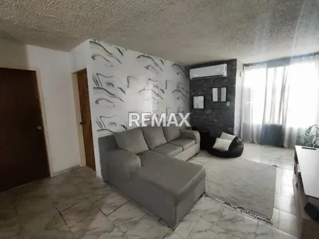Apartamento en Venta Res. Mediterráneo Cúa - 4