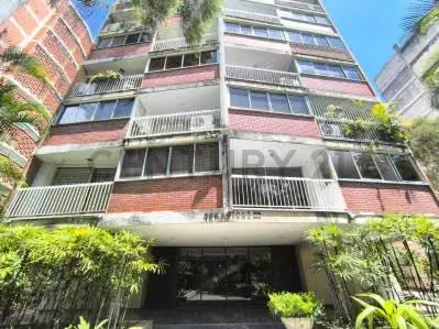 EN VENTA: Amplio y Exclusivo Apartamento en Chuao – Residencias Cunaviche - 6
