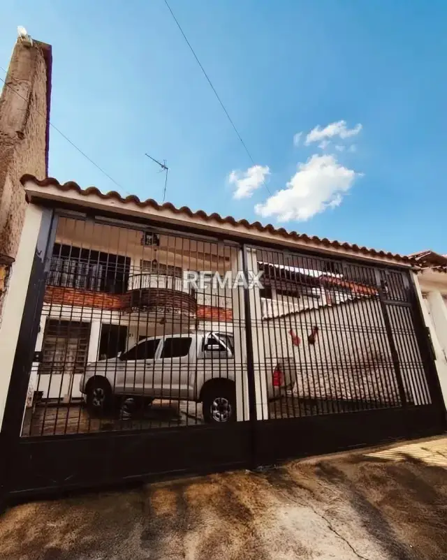 Alquiler Apartamento Tiipo Estudio Unidad Vecinal Entrada independiente Planta Baja