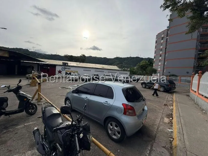 Apartamento (1 Nivel) en Venta en Coche, Distrito Metropolitano - 2