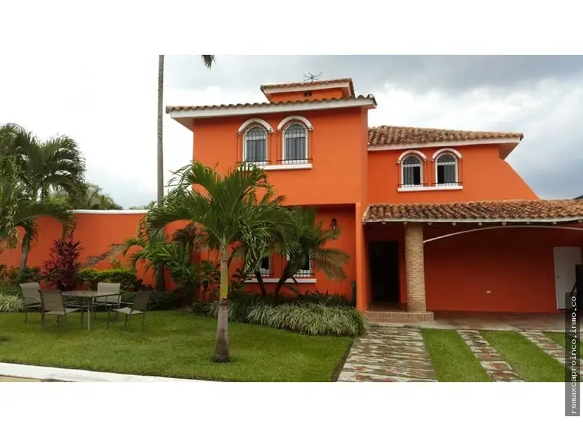 En Venta Casa en Guataparo. TCL C 559794