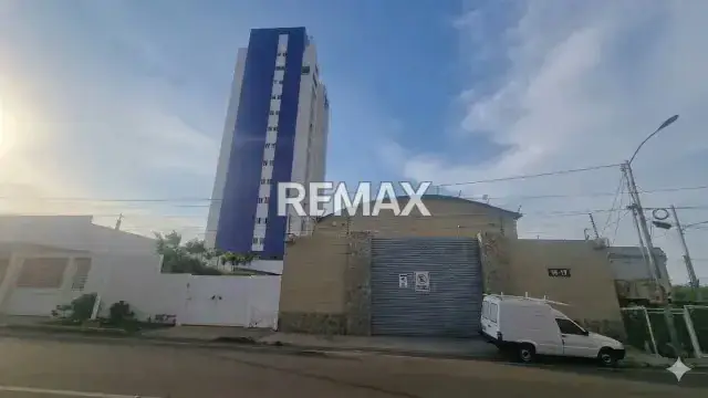 Galpon Industrial con Deposito y Oficinas