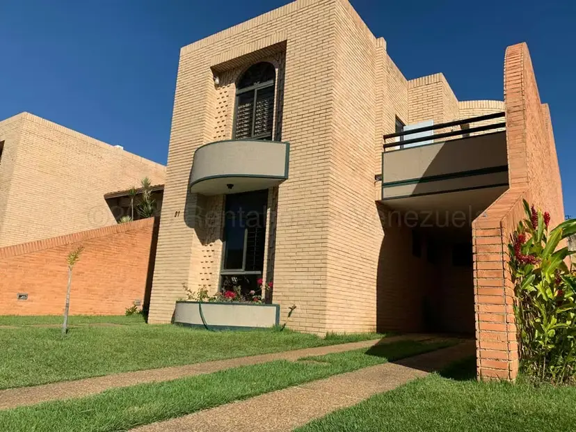 Townhouse (Duplex) en Venta en Trigal Norte, Carabobo