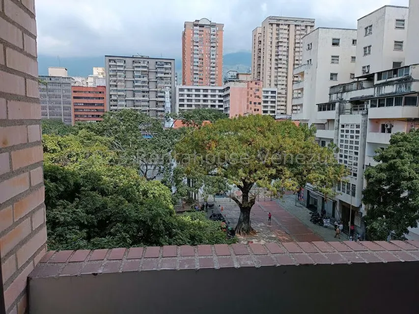 Apartamento (1 Nivel) en Venta en Parroquia La Candelaria, Distrito Metropolitano - 11