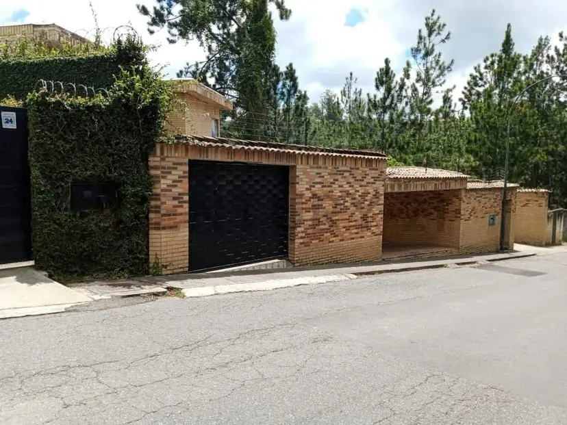 CS - Venta de Espectacular Casa. Portal de Hatillo. La Lagunita.