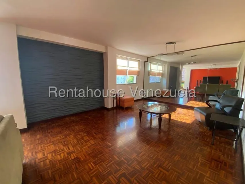 Apartamento (1 Nivel) en Venta en La Florida, Distrito Metropolitano - 4