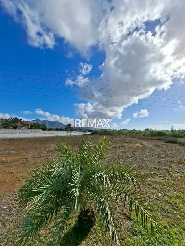 EN VENTA TERRENO VÍA AL AEROPUERTO