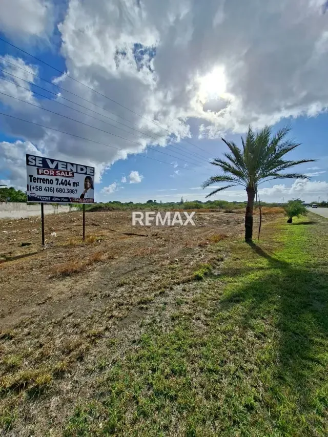 EN VENTA TERRENO VÍA AL AEROPUERTO - 4