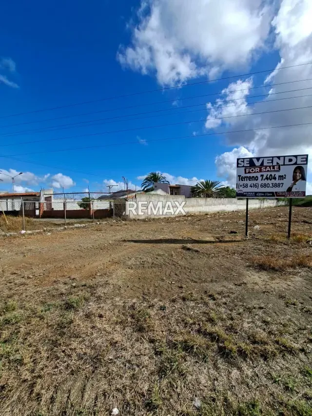 EN VENTA TERRENO VÍA AL AEROPUERTO - 6
