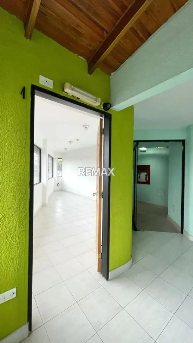 ALQUILER LOCAL COMERCIAL # 1 - 8
