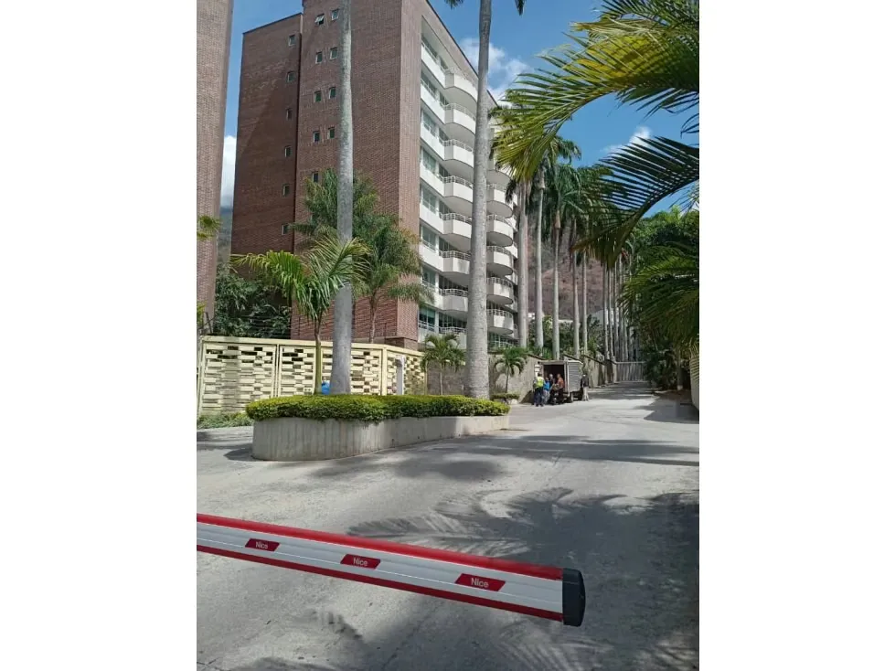 Vendo apto 472m2 5h/6b/4p Los Chorros 5846