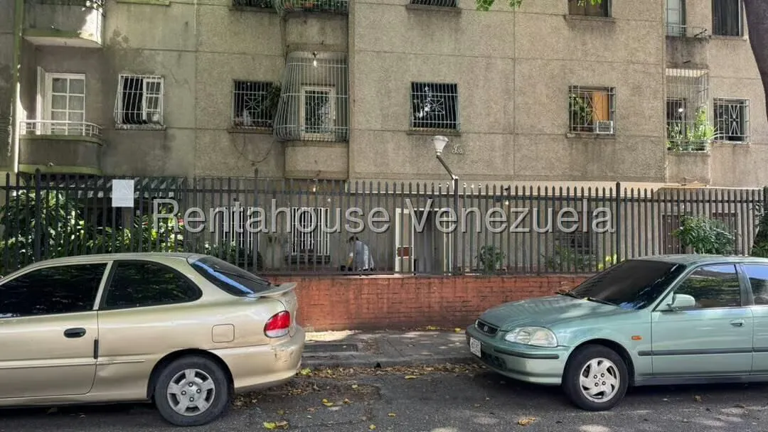 Apartamento (1 Nivel) en Venta en Bello Monte, Distrito Metropolitano - 2