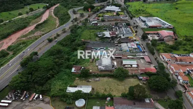 Terreno comercial de alto potencial en Av. Libertador.