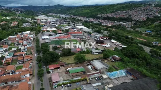 Terreno comercial de alto potencial en Av. Libertador. - 2