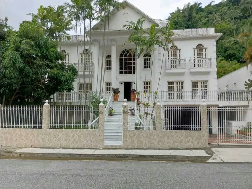 Casa Urbanización Miranda amoblada y lista para habitar 1700m2