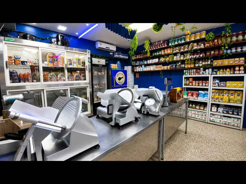 Venta Fondo de Comercio Carniceria y Charcuteria Urb Montalban 340196 - 7