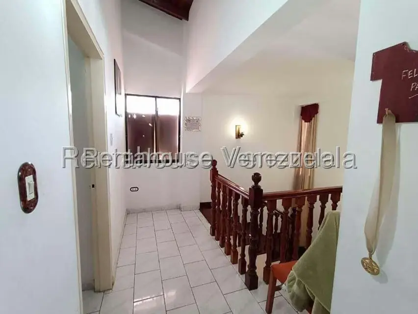 Townhouse (Multiples Niveles) en Venta en El Castillejo, Miranda - 9