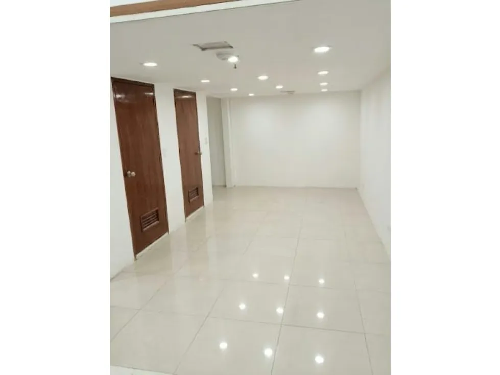 LOCAL EN VENTA 104 M2 - URB EL HATILLO - 3