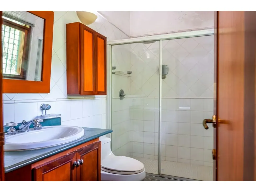 Se vende casa 850m2 4h+3s/8b/7p Cerro Verde - 30