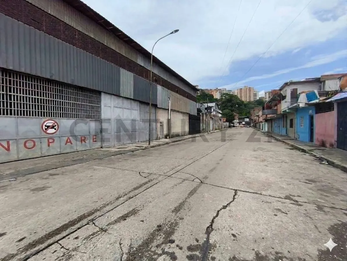 Galpon de 1749m2 en tres pisos, en venta El Llanito - 22