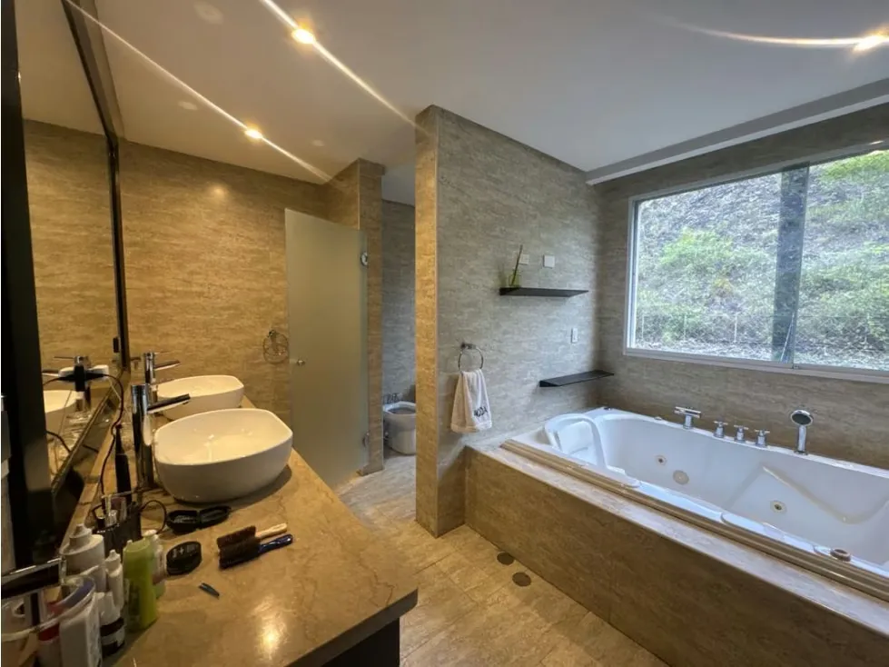Vendo PH 800m2 6H/8B/3P LOMAS DE LA ALAMEDA - 61