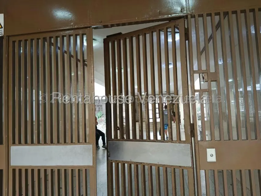 Apartamento (1 Nivel) en Venta en Parroquia Santa Teresa, Distrito Metropolitano - 2