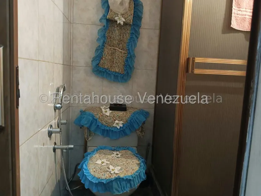 Apartamento (1 Nivel) en Venta en Parroquia Santa Teresa, Distrito Metropolitano - 28