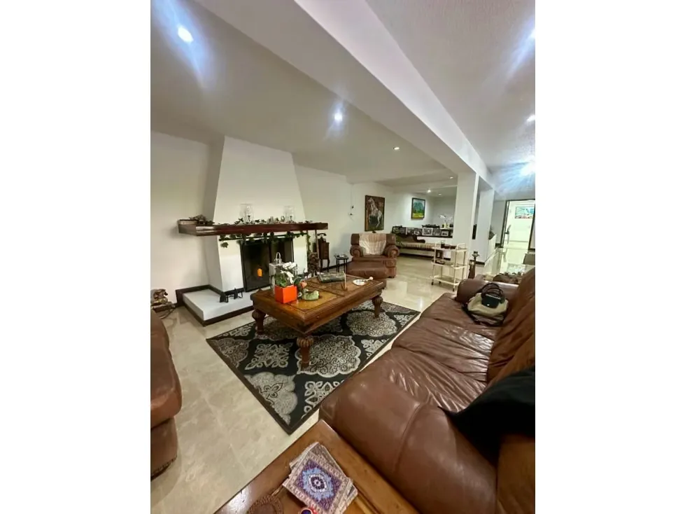 Vendo casa en calle cerrada 600m2 La Lagunita 5657 - 12
