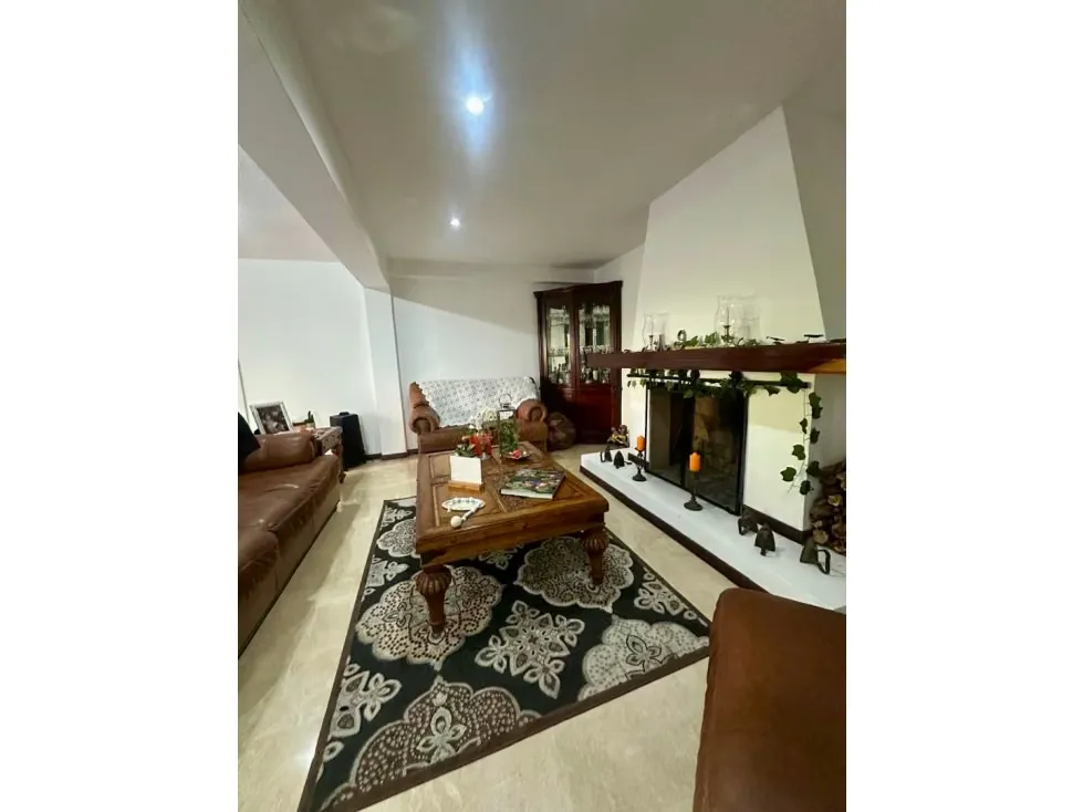 Vendo casa en calle cerrada 600m2 La Lagunita 5657 - 13