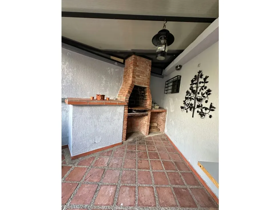Vendo casa en calle cerrada 600m2 La Lagunita 5657 - 30