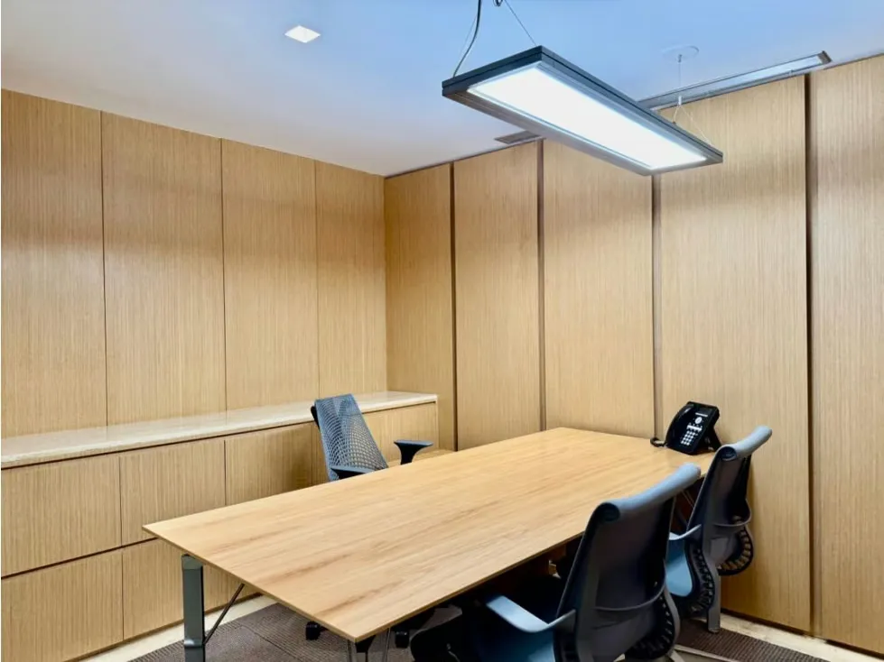 Se vende y/o alquila oficina 100m2 Las Mercedes - 11