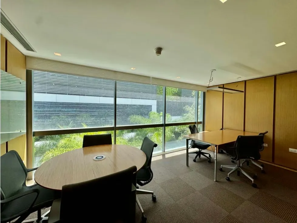 Se vende y/o alquila oficina 100m2 Las Mercedes - 15