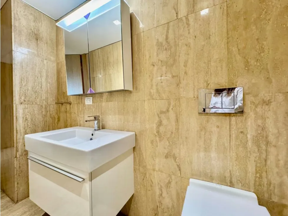Se vende y/o alquila oficina 100m2 Las Mercedes - 18