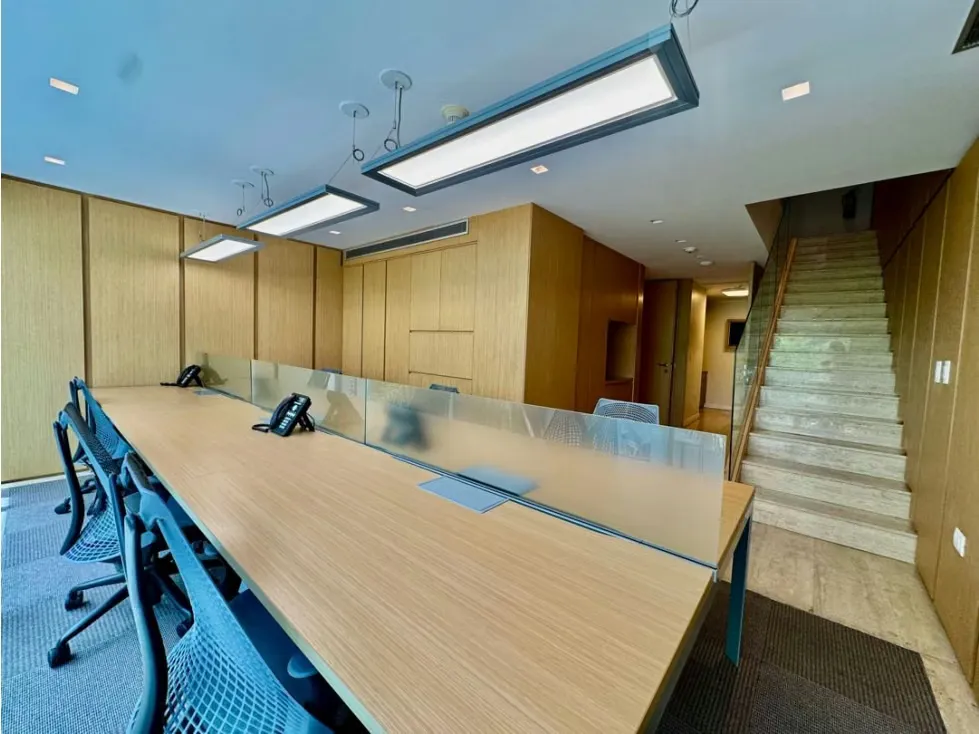 Se vende y/o alquila oficina 100m2 Las Mercedes - 19