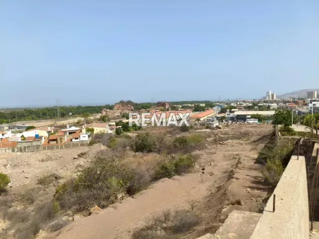 Parcela de Terreno con ubicación Estratégica para desarollo en lechería, estado Anzoátegui. - 10