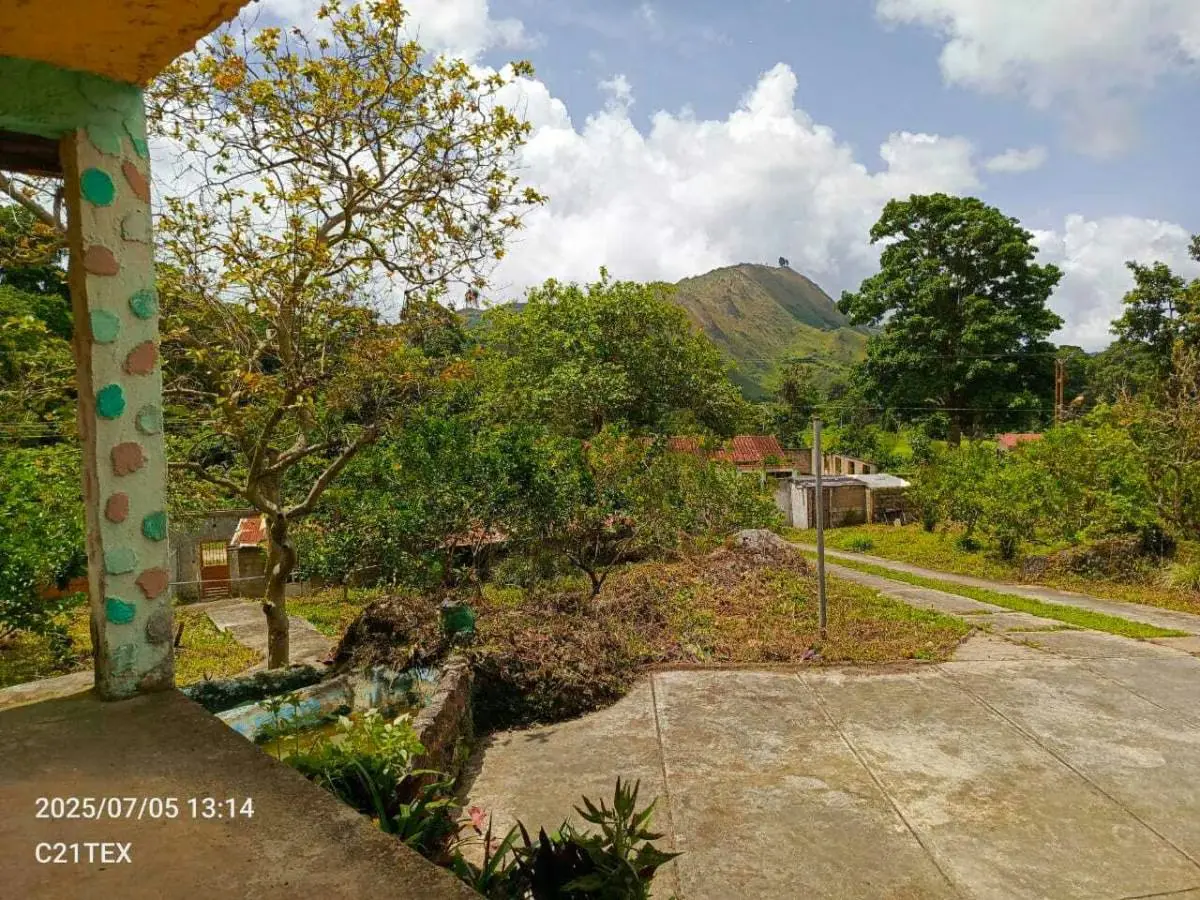 Se Vende Bello y Amplio Chalet en Caripe (San Agustin) - 25