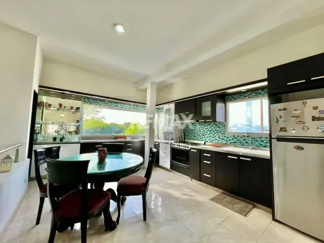 Espectacular casa en el manzano - 4