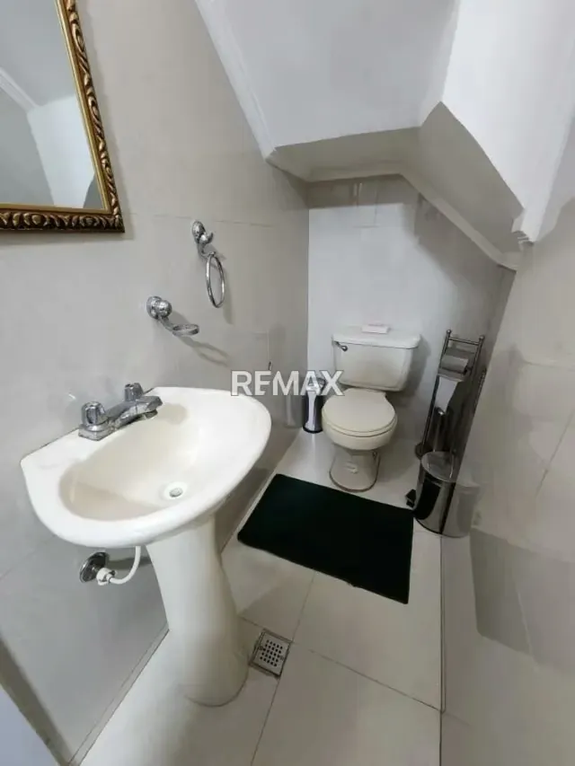 Casa las islas. en Venta tiene 3 pisos ampliada - 2