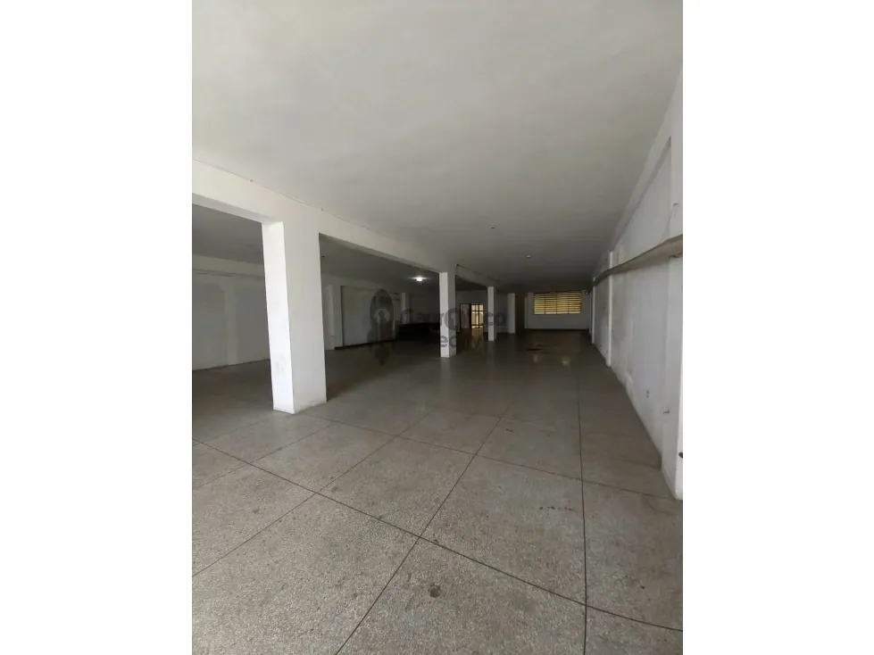 Local Comercial con Galpón TCL L 10405743 - 3