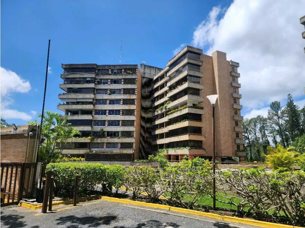 Se vende apto. 310mt2 3 H+S/3B+S y 1/2/3E y Maletero La Lagunita